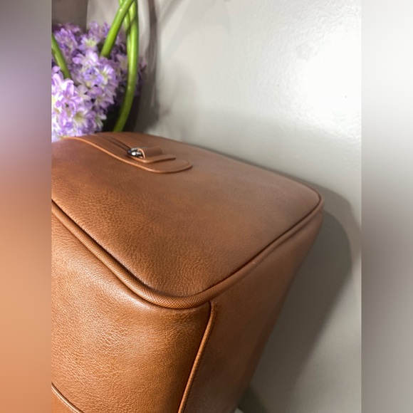 TED BAKER
Evyday Striped Holdall Duffel Bag - Picture 16 of 16